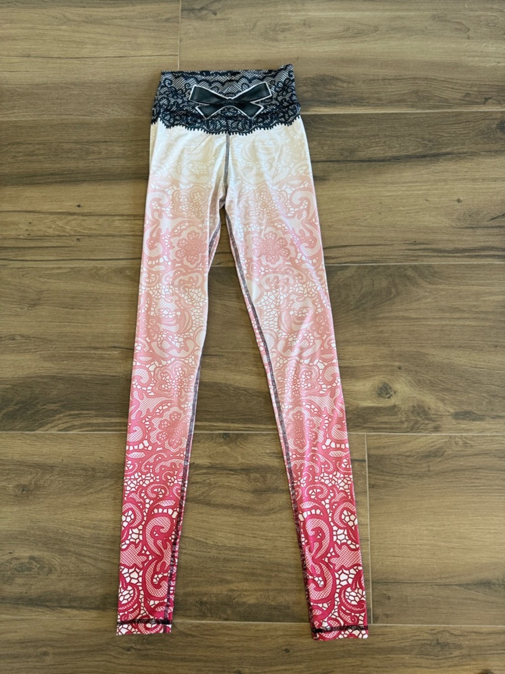 Arthletic High Waisted Bow & Lace Print Leggings
